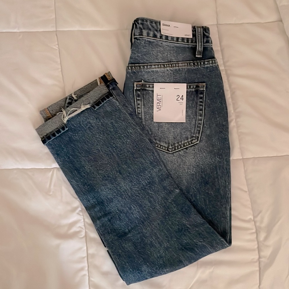 NWT!! Brand new Vervet Emma Mom jeans size 24